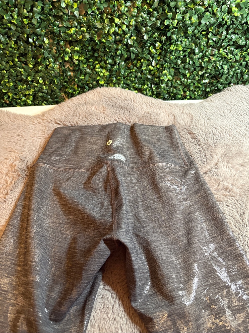 lululemon athletica Gray Metallic Shine Leggings Size 4 - Picture 3 of 5